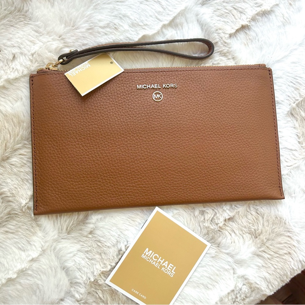 NWT Authentic MICHAEL KORS genuine leather Wristlet